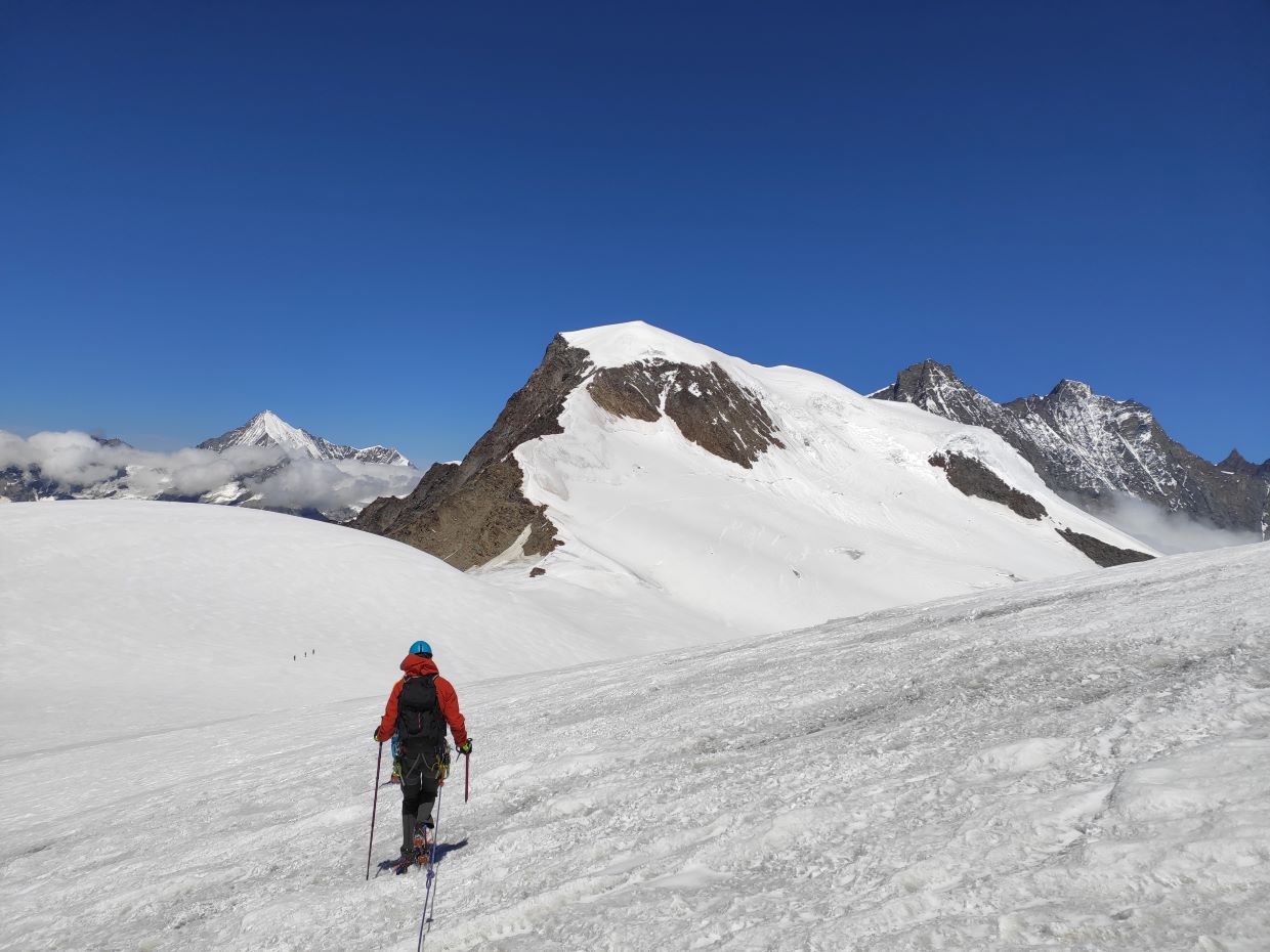 Allalinhorn (4027 m) – Alphubel (4206 m)